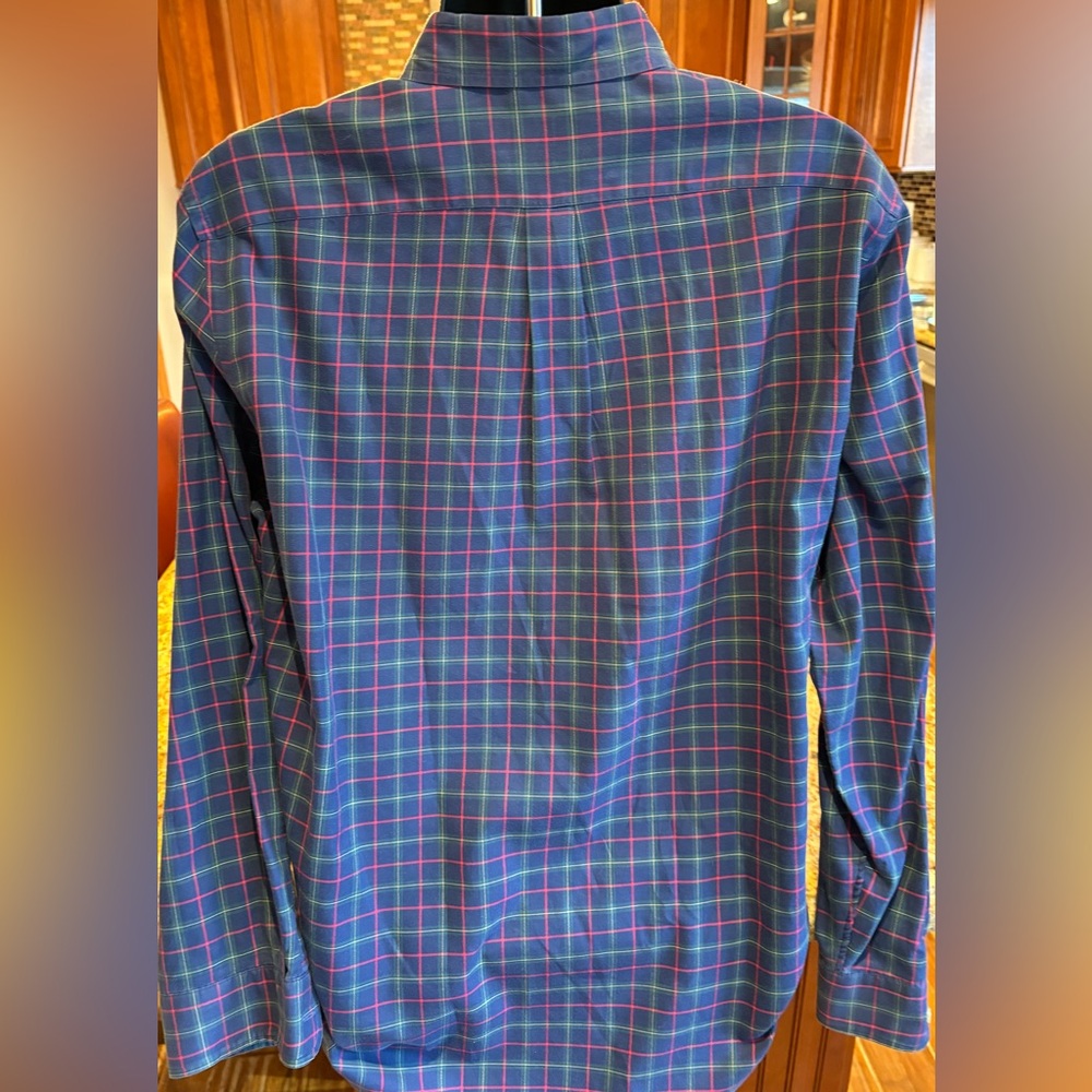 Vineyard Vines‎ Men's button front shirt. Sharp blue/red/green plaid with logo. - Picture 6 of 6